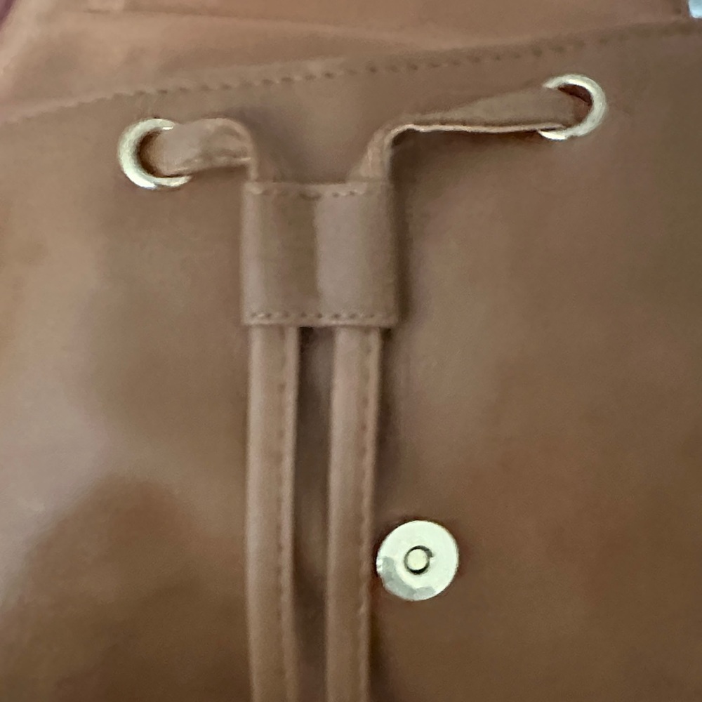 Vegan leather tan Backpack, NWOT - Picture 3 of 4